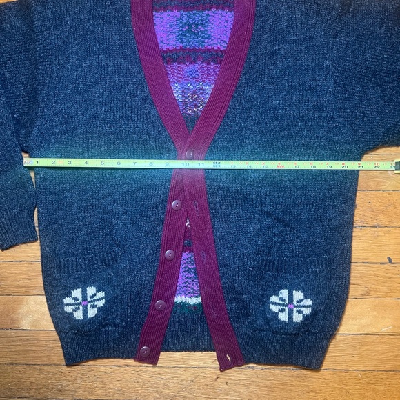 Vintage Benetton wool made in Italy cardigan. Amazing condition. - Picture 5 of 5